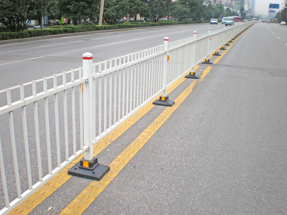 道路隔離護(hù)欄